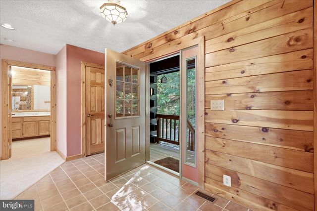 42 FOXRIDGE LN, Front Royal, VA 22630
