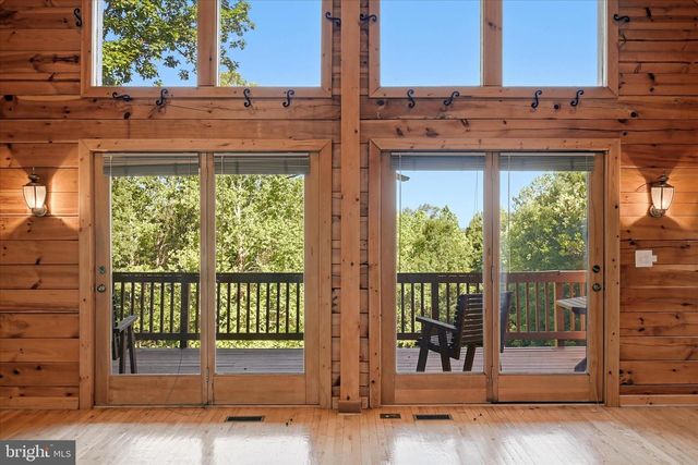 42 FOXRIDGE LN, Front Royal, VA 22630