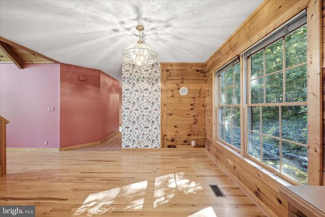 42 FOXRIDGE LN, Front Royal, VA 22630