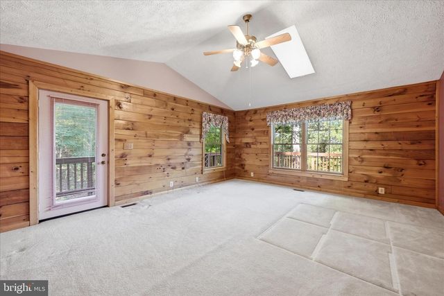 42 FOXRIDGE LN, Front Royal, VA 22630