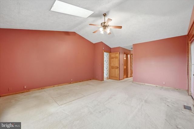 42 FOXRIDGE LN, Front Royal, VA 22630