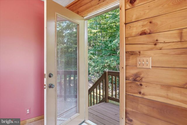 42 FOXRIDGE LN, Front Royal, VA 22630