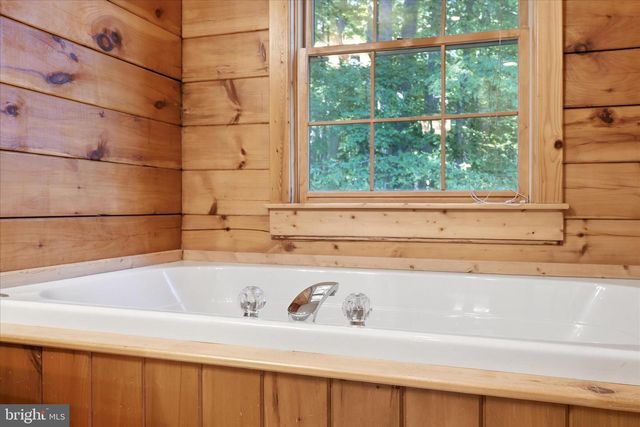 42 FOXRIDGE LN, Front Royal, VA 22630