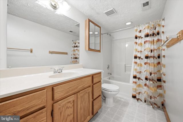 42 FOXRIDGE LN, Front Royal, VA 22630