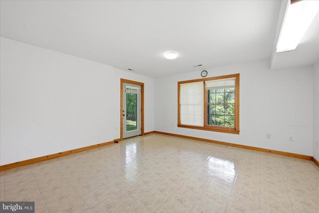 42 FOXRIDGE LN, Front Royal, VA 22630