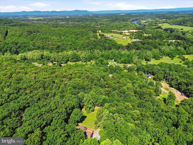 42 FOXRIDGE LN, Front Royal, VA 22630