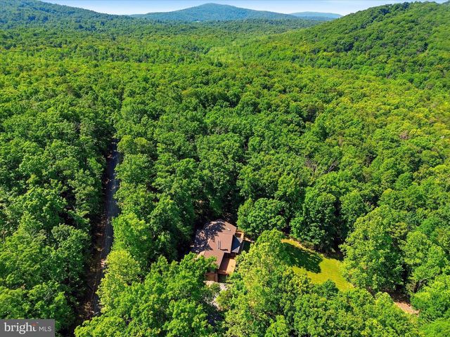42 FOXRIDGE LN, Front Royal, VA 22630