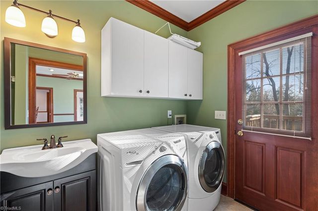 2800 Fieldwood Court, Winston-salem, NC 27106