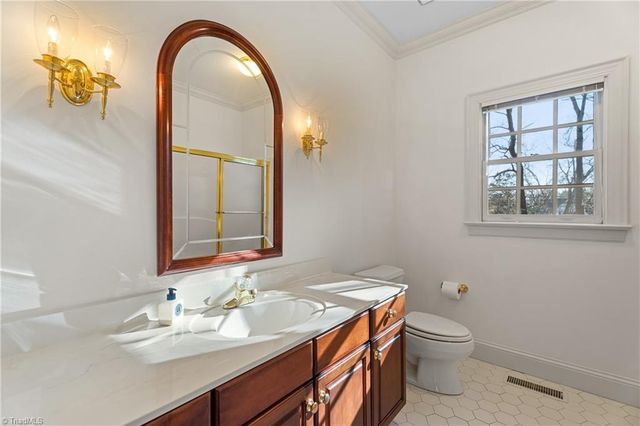 2800 Fieldwood Court, Winston-salem, NC 27106