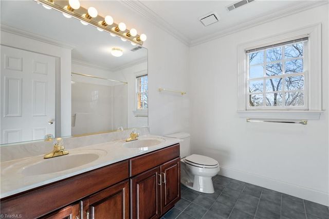 2800 Fieldwood Court, Winston-salem, NC 27106