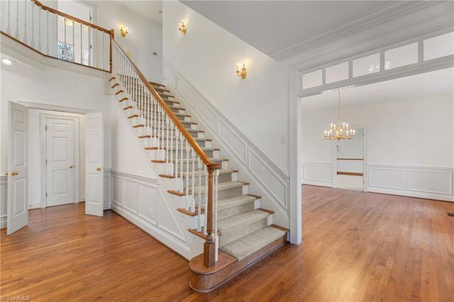 2800 Fieldwood Court, Winston-salem, NC 27106