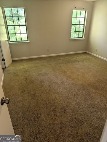 945 Hemingway Road, Stone Mountain, GA 30088