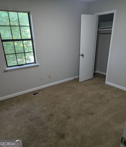 945 Hemingway Road, Stone Mountain, GA 30088