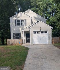 945 Hemingway Road, Stone Mountain, GA 30088