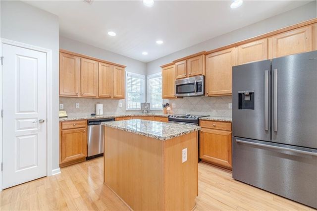 6260 Brookside Lane, Hoschton, GA 30548