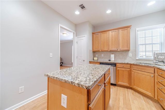 6260 Brookside Lane, Hoschton, GA 30548