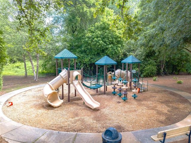 6260 Brookside Lane, Hoschton, GA 30548