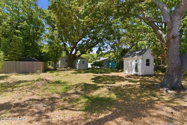 103 SE 76th Street, Oak Island, NC 28465