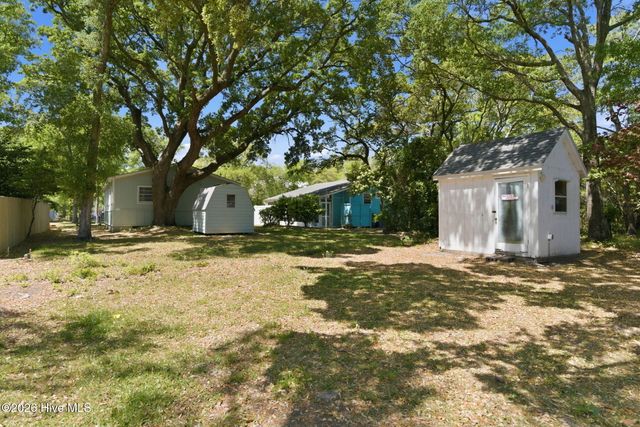 103 SE 76th Street, Oak Island, NC 28465
