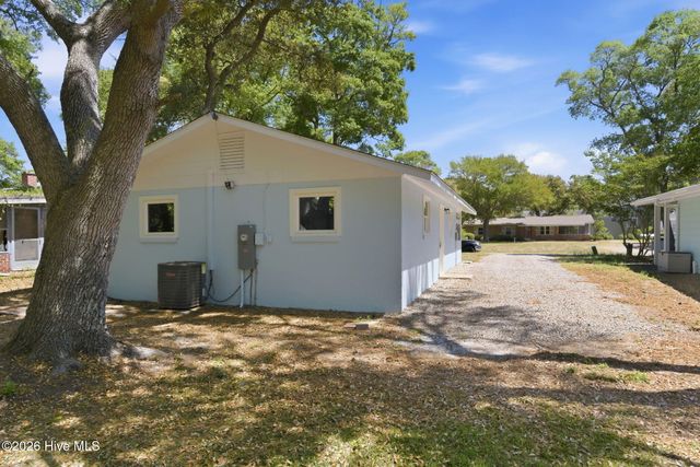 103 SE 76th Street, Oak Island, NC 28465