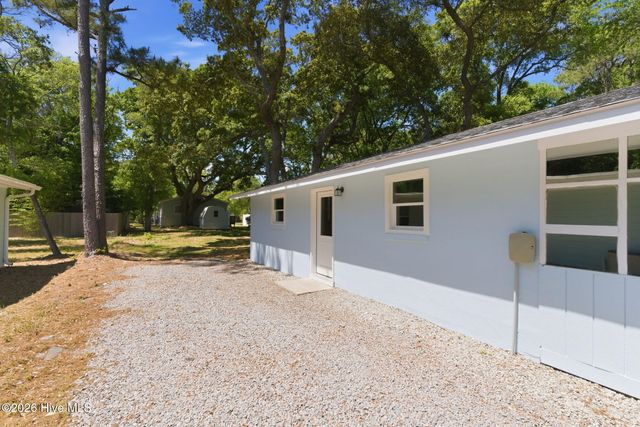 103 SE 76th Street, Oak Island, NC 28465