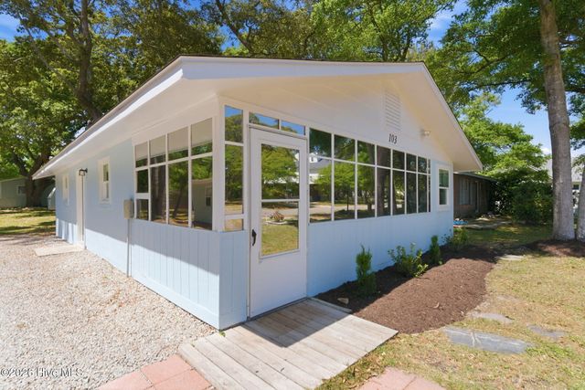103 SE 76th Street, Oak Island, NC 28465