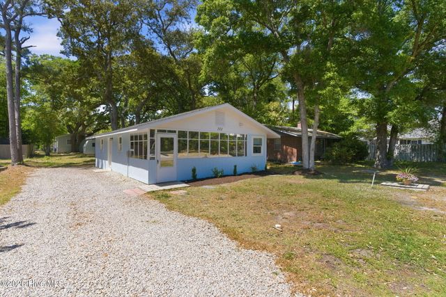 103 SE 76th Street, Oak Island, NC 28465