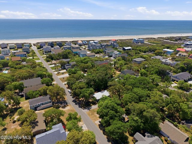 103 SE 76th Street, Oak Island, NC 28465