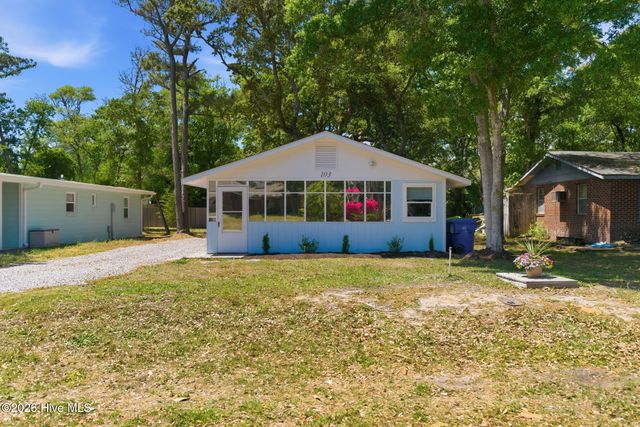 103 SE 76th Street, Oak Island, NC 28465