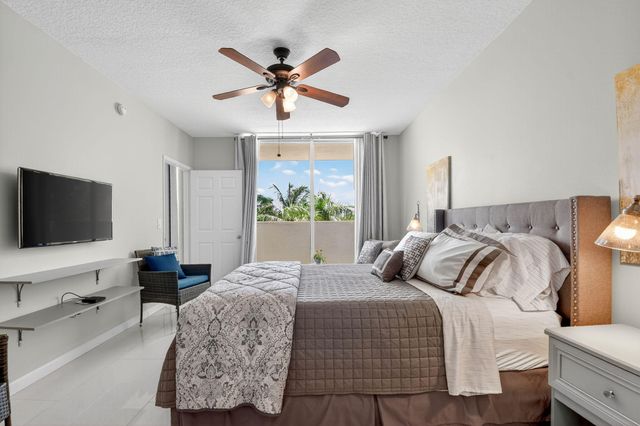 625 Casa Loma Boulevard 306, Boynton Beach, FL 33435