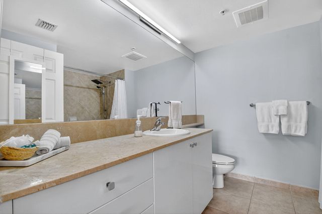 625 Casa Loma Boulevard 306, Boynton Beach, FL 33435