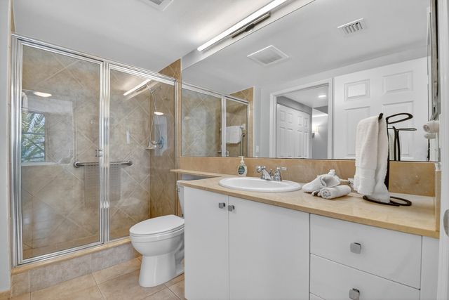 625 Casa Loma Boulevard 306, Boynton Beach, FL 33435