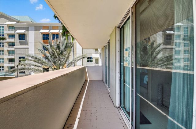 625 Casa Loma Boulevard 306, Boynton Beach, FL 33435