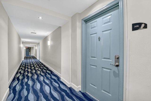 625 Casa Loma Boulevard 306, Boynton Beach, FL 33435