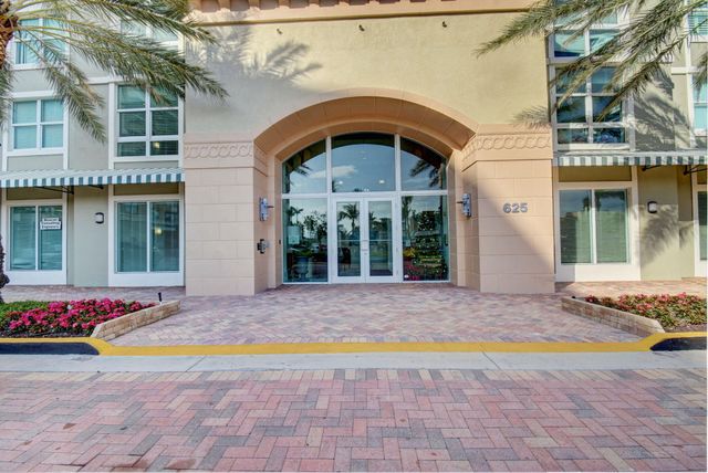 625 Casa Loma Boulevard 306, Boynton Beach, FL 33435