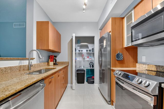 625 Casa Loma Boulevard 306, Boynton Beach, FL 33435