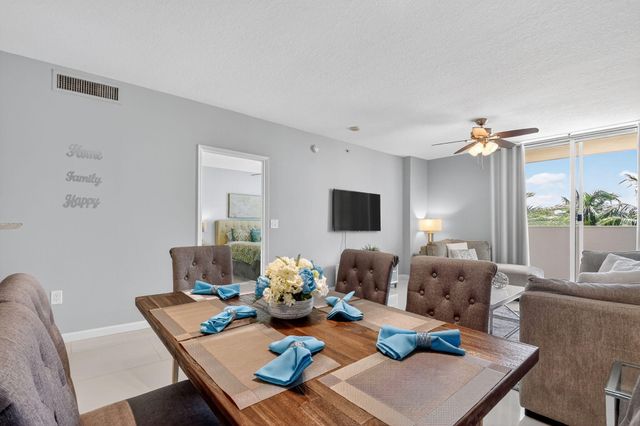 625 Casa Loma Boulevard 306, Boynton Beach, FL 33435