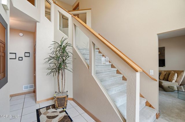 8450 Snapdragon Lane, Monclova, OH 43542