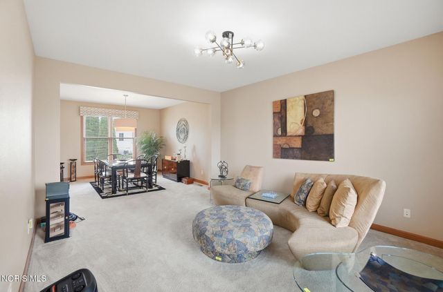 8450 Snapdragon Lane, Monclova, OH 43542