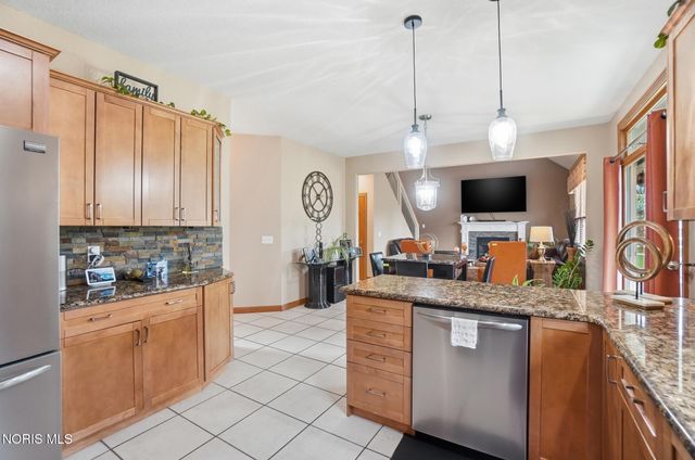 8450 Snapdragon Lane, Monclova, OH 43542