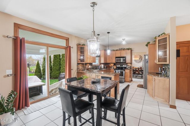 8450 Snapdragon Lane, Monclova, OH 43542