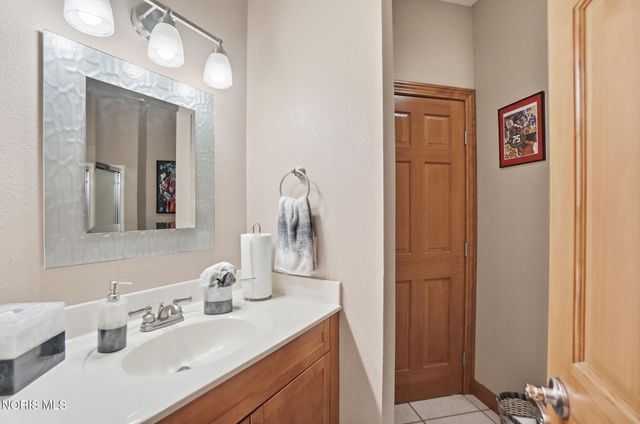 8450 Snapdragon Lane, Monclova, OH 43542