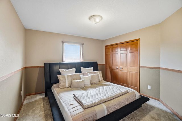 8450 Snapdragon Lane, Monclova, OH 43542