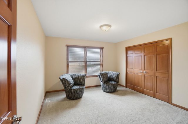 8450 Snapdragon Lane, Monclova, OH 43542