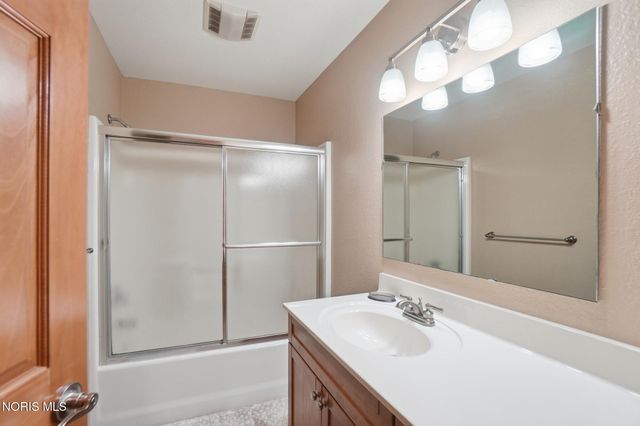 8450 Snapdragon Lane, Monclova, OH 43542