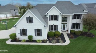 8450 Snapdragon Lane, Monclova, OH 43542