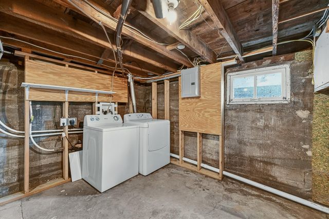 32 10th Street NW, Rochester, MN 55901