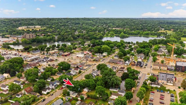 32 10th Street NW, Rochester, MN 55901