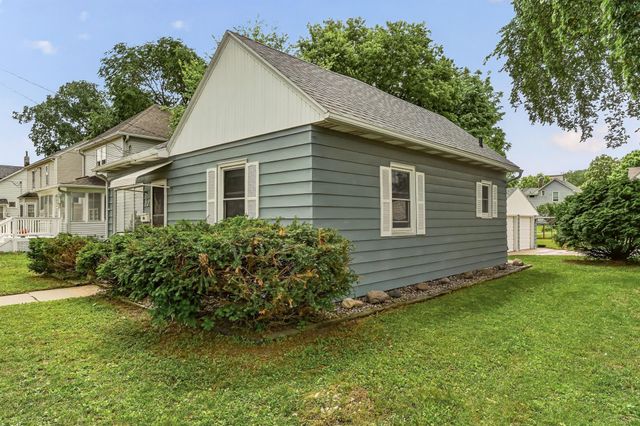 32 10th Street NW, Rochester, MN 55901