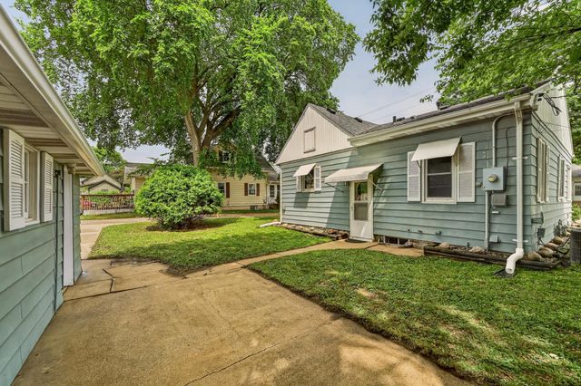 32 10th Street NW, Rochester, MN 55901
